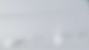 Los auxiliares de vuelo tienen sueldos promedio, pero pueden viajar gratis.