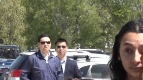 Alejandra se llevará a su hija menor, de 8 años de edad, y dejará a la de 16 años.