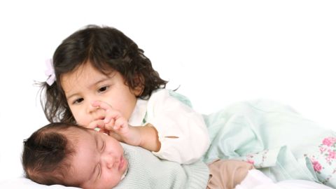 Los celos de los ‘big brothers’ o ‘big sisters’ son normales y transitorios.