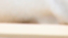 Asignar tareas y pagar por ellas es una buena manera de hacerles ver el valor del trabajo y el dinero./Shutterstock