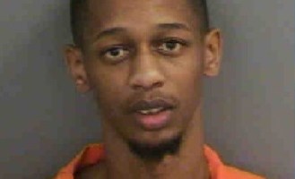 Linton atrajo con una excusa a su exnovia.