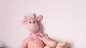 Pablo Villavicencio en casa junto a sus hijas Luciana y Antonia tras ser liberado por ICE.