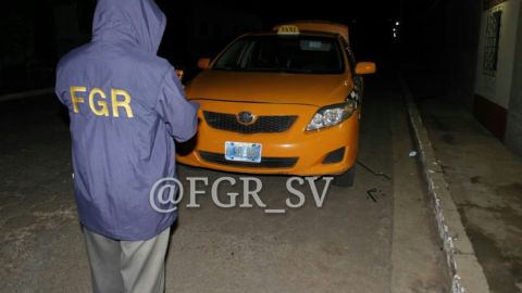 La Fiscalía General de la República (FGR) incautó taxis.