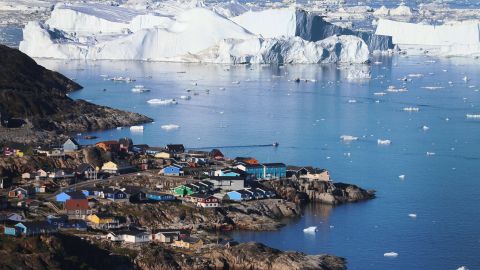 El iceberg amenaza a una pequeña localidad.