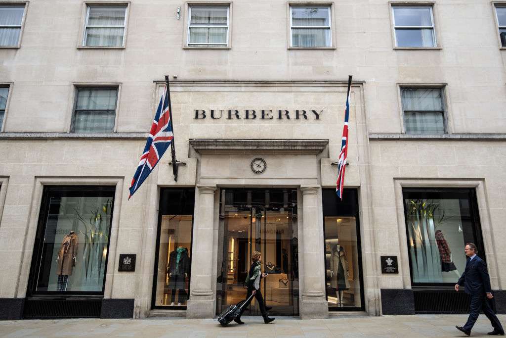 Burberry quema lo clearance que no vende gente