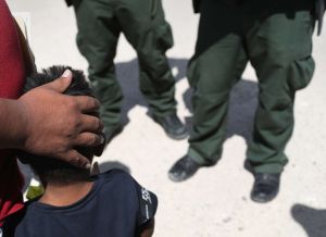 Juez ordena 48 horas de aviso antes de transferir a menores separados entre centros de detención