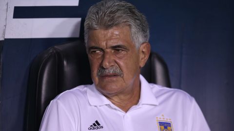 Ricardo Ferretti, técnico de Tigres, escucharía ofertas para dirigir al Tri sólo si lo corren