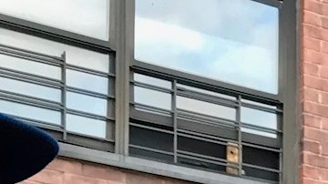 La dominicana Antonia Martínez, de 79 años, quien vive en un complejo de NYCHA en Washington Heights, se mostró preocupada al enterarse del brote.