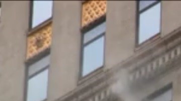 Humo en el piso 14 de 730 5th Av