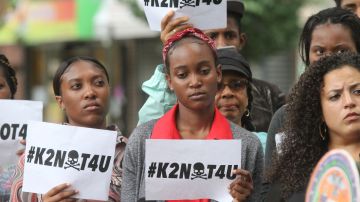 Concejal Andy King y vecinos del Bronx marchan pidiendo el fin del comercio de K2, (marihuana sintética).