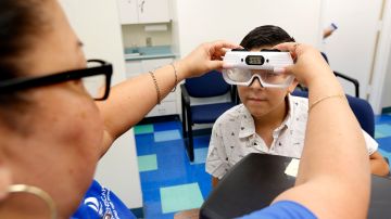 La Academia Americana de Pediatría recomienda un examen de la vista desde que su niño cumpla un año.