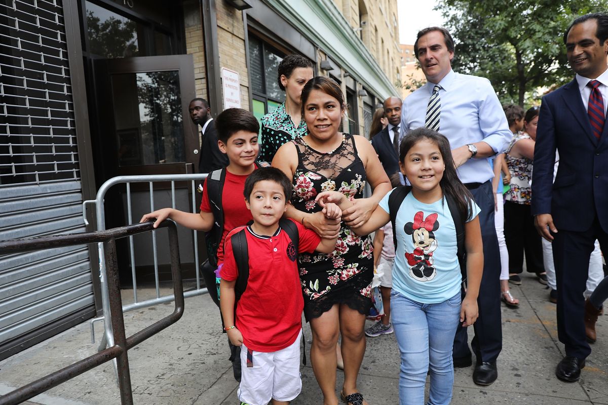 La guatemalteca Yeni González volvió a reunirse con sus hijos. 
