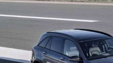 Autos como el Mercedes aumentarán miles de dólares.