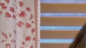 Michelle Obama invita a los estadounidenses a registrarse para votar.