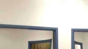 Cámara de ejecuciones con inyección letal de Nevada. A la derecha, foto sin data de Clayton Lockett.