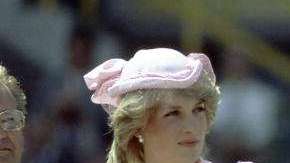 La Princesa Diana y el Princípe Carlos en un evento en 1983 cuando estaban casados.