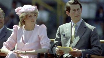 La Princesa Diana y el Princípe Carlos en un evento en 1983 cuando estaban casados.
