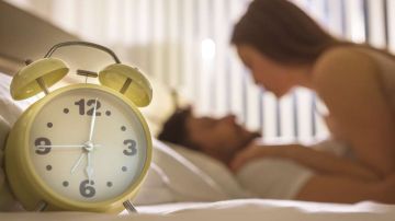 ¿En la mañana o antes de dormir? ¿Cuándo es mejor tener sexo?