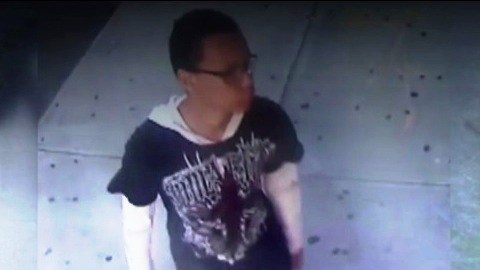 El sospechoso captado en un video de seguridad