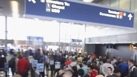 El gobierno insiste en que el programa no se dirige a personas en función de su raza o nacionalidad