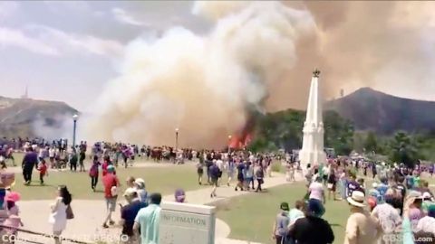 El incendio de maleza en Griffith Park fue controlado en horas.