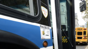 Un estudio de MTA (2015) reveló que el 11% de los pasajeros en día laborable son mayores o discapacitados