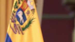 "Estoy de pie, vivo y victorioso", exclamó Maduro.