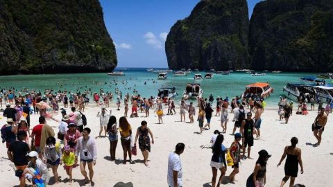 Maya Bay en Tailandia se hizo famosa y ahora tuvo que cerrar.