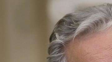 José Mujica renuncia al Senado de Uruguay.