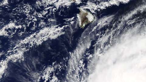 La última tormenta que se acercó tanto a Hawaii fue John en 1994.