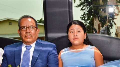 Mónica deseaba cumplir con la tradición de una fiesta al cumplir los 15 años.
