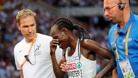 Lonah Salpeter tras perder el podio de la final de los 5,000m en los Europeos de Atletismo. (Foto: EFE/EPA/FELIPE TRUEBA)