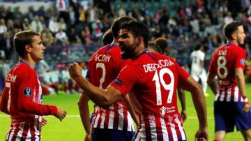 Diego Costa celebra un gol del Atlético Madrid ante el Real Madrid en la Supercopa de la UEFA. (Foto: EFE/TOMS KALNINS)