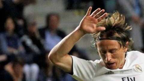 Todo parece indicar que Luka Modric seguirá en el Real Madrid. (Foto: EFE/TOMS KALNINS)