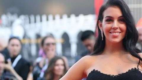 La novia de Cristiano Ronaldo, Georgina Rodríguez,en el Festival de Cine de Venecia. (Foto: EFE/Ettore Ferrari)