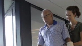 Es profesor de SUNY Downstate Medical Center en Brooklyn