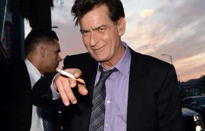 Charlie Sheen y su vida desenfrenada.