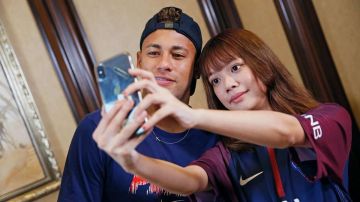 Neymar desató la locura entre sus aficionadas en China