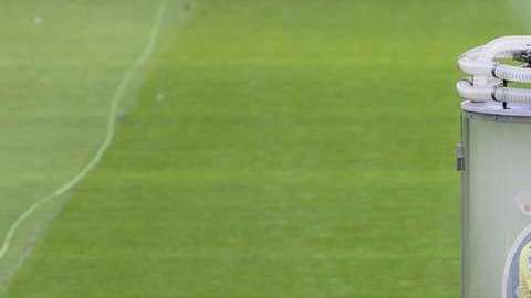 Santi Carzola fue presentado en Villarreal con un espectacular acto de magia