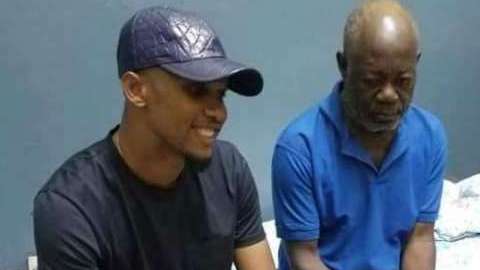 Samuel Eto'o y Norbert Owona, quien ahora vive en condición de calle