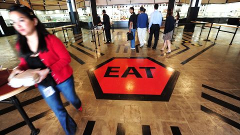 Las cafeterías de las start ups lucen como restaurantes cómodos. ROBYN BECK/AFP/GettyImages