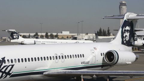 Aviones de Alaska Airlines en el aeropuerto Seattle-Tacoma.