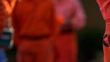 Presos trabajaron para controlar incendios en California.  DAVID MCNEW/AFP/Getty Images