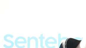 Meghan Markle huye de sus problemas.