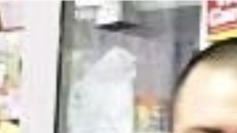 Imagen de frente y de perfil del sospechoso por tocamientos a menor