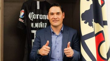 Moisés Muñoz, anuncio su retiro del futbol, celebrado en el estadio Azteca. (Foto: Imago7/Rafael Vadillo)