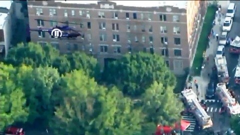 Los bomberos en la escena