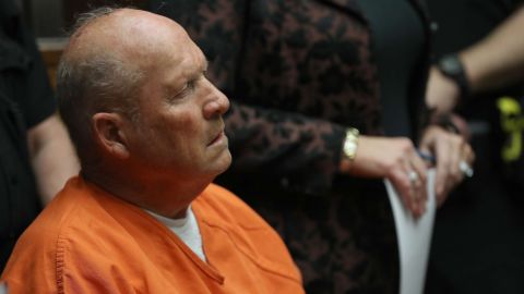 El sospechoso, Joseph James DeAngelo, en un tribunal de Sacramento, California.