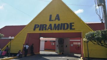 Entrada al motel La Pirámide de un empresario asociado con la MS-13.