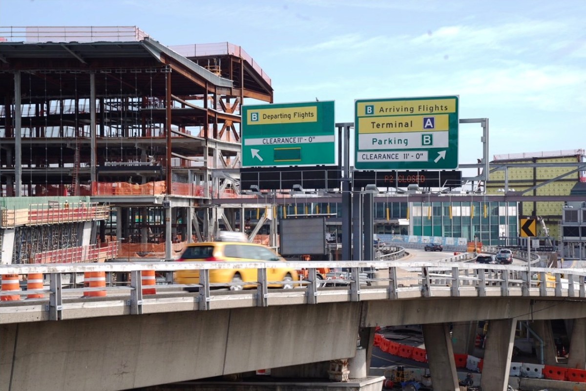 Pistolero robó $250,000 dólares en hotel Marriott del aeropuerto LaGuardia de Nueva York